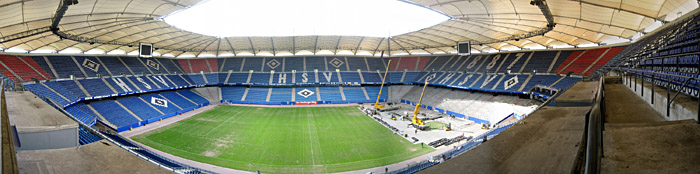 Blick vom Oberrang des Volksparkstadions; Bild größerklickbar